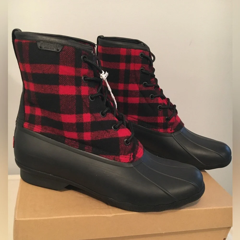 NEW Men’s Size 12 Waterproof Boots by SPERRY